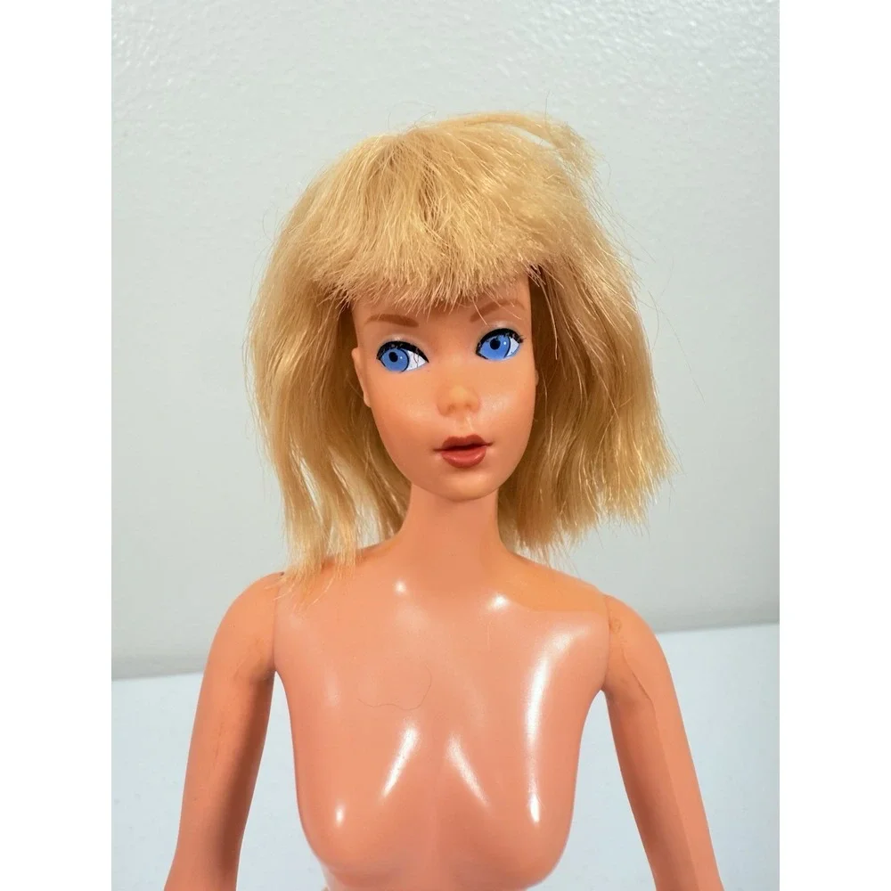 Vintage 1970 Mattel Dramatic New Living Barbie Blonde #1116 Taiwan Mod Doll